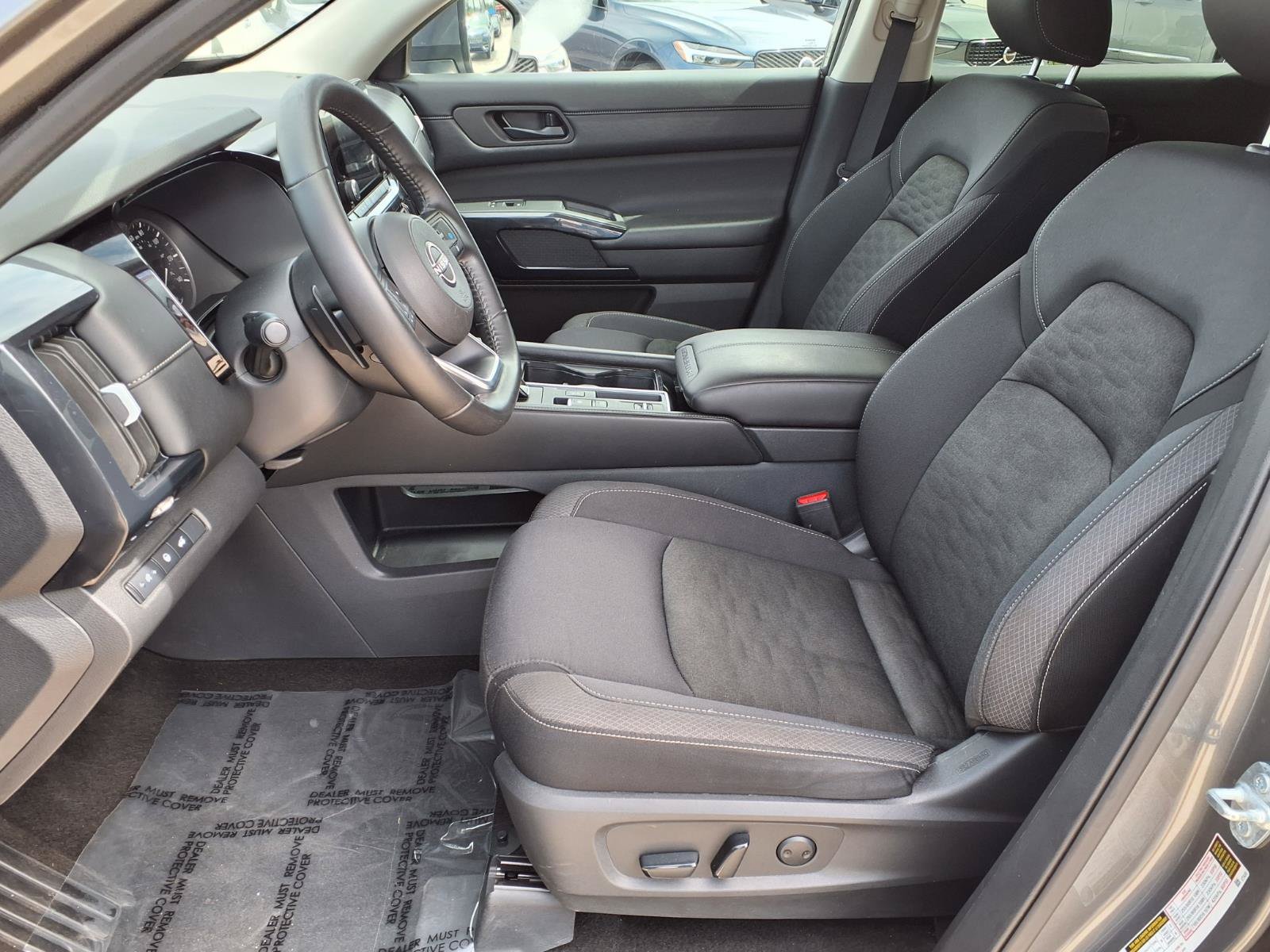 Used 2025 Nissan Pathfinder SV FWD image 21
