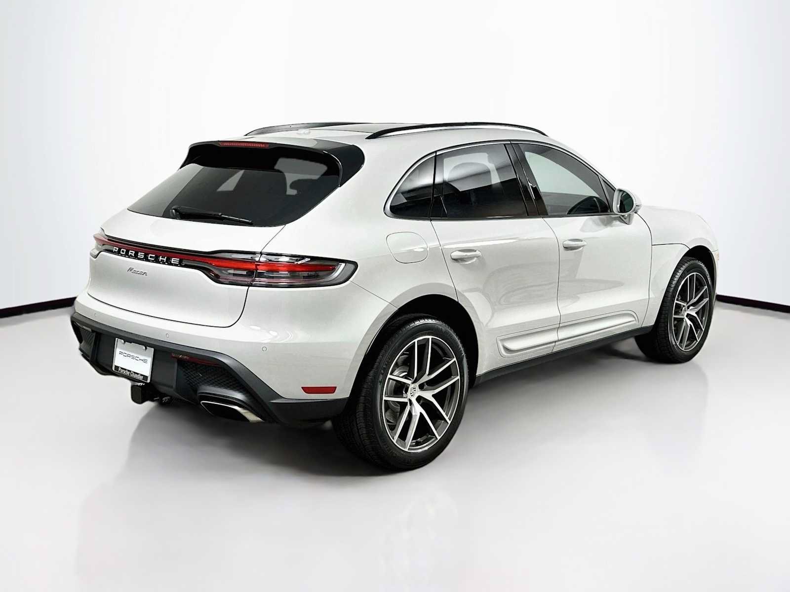 New 2026 Porsche Macan AWD/4WD image 9