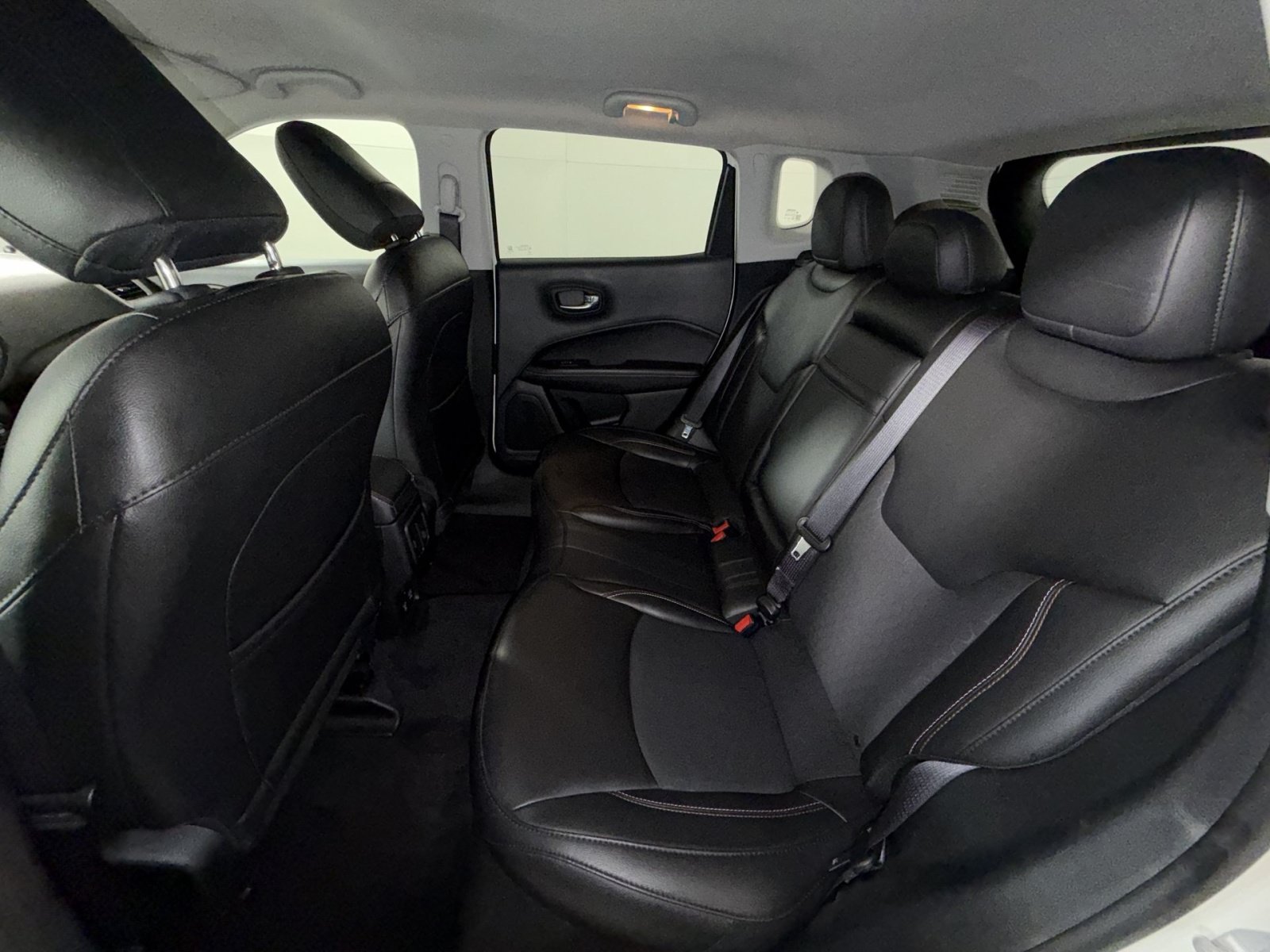 Used 2019 Jeep Compass Latitude w/ Popular Equipment Group AWD/4WD image 31