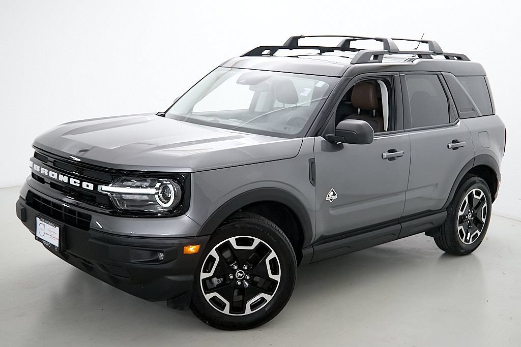 Used 2024 Ford Bronco Sport Outer Banks w/ Tech Package AWD/4WD image 3