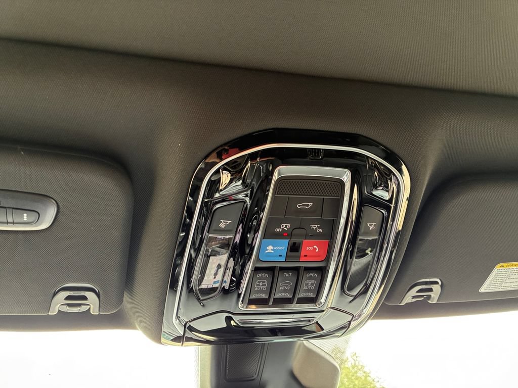 New 2026 Jeep Grand Wagoneer Summit AWD/4WD image 25