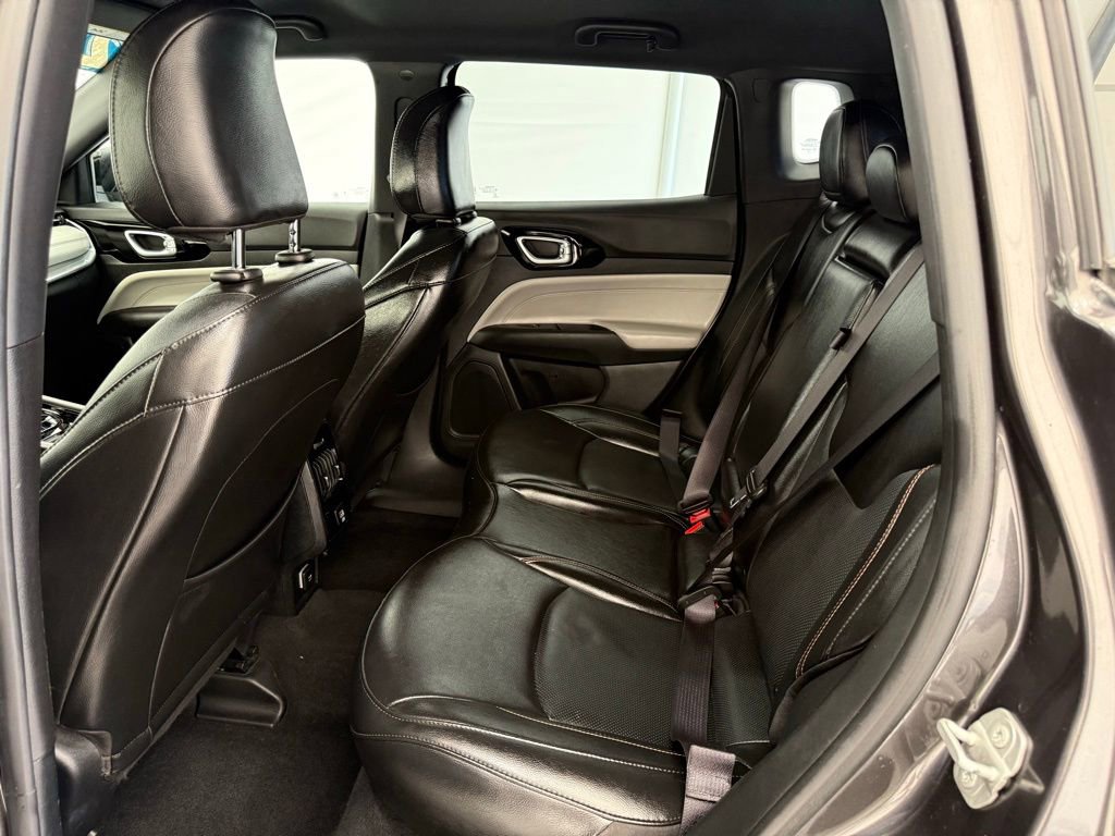 Used 2023 Jeep Compass Limited image 15