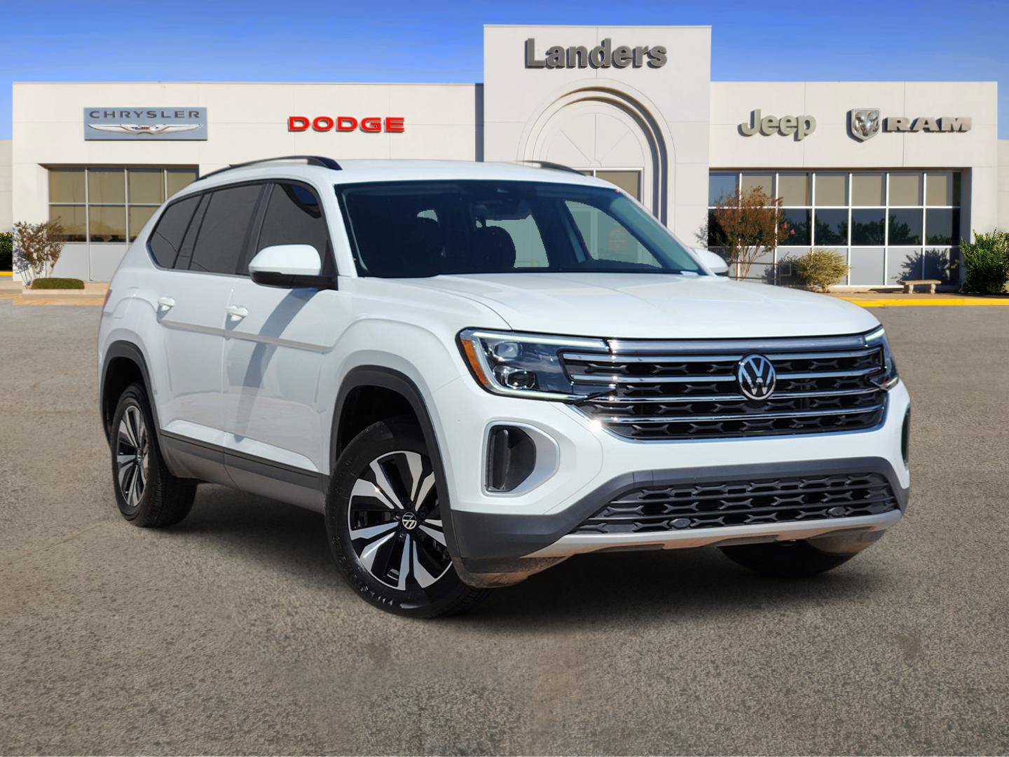 Used 2024 Volkswagen Atlas SE FWD image 1
