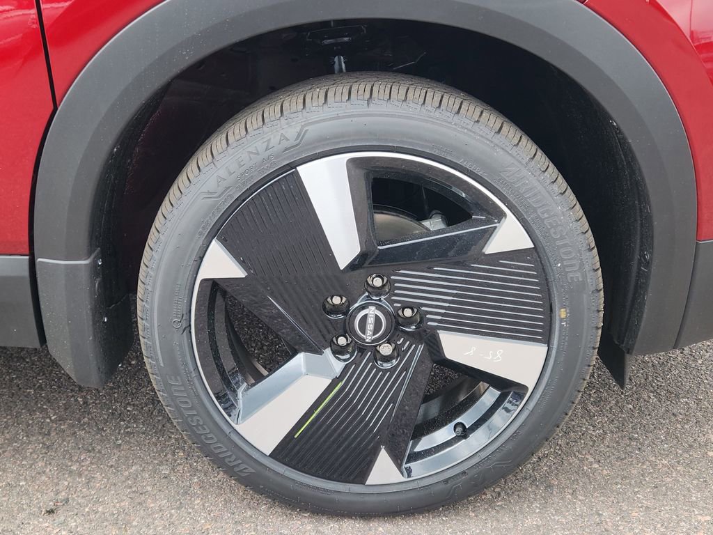 New 2025 Nissan Kicks SR image 13