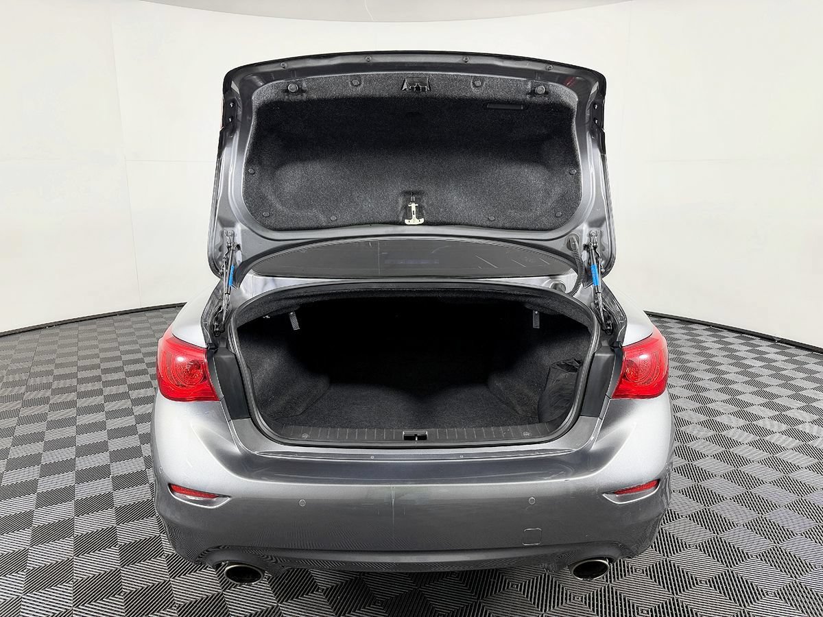 Used 2015 INFINITI Q50 w/ Deluxe Touring Package RWD image 11