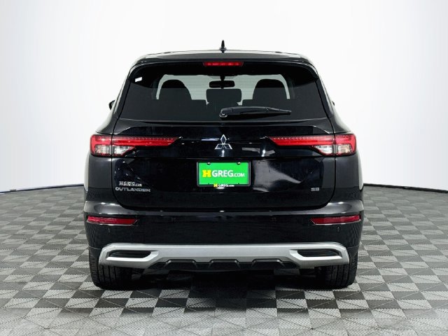 Used 2023 Mitsubishi Outlander SE FWD image 7