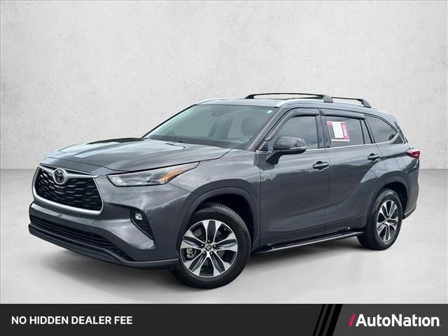 Used 2022 Toyota Highlander XLE