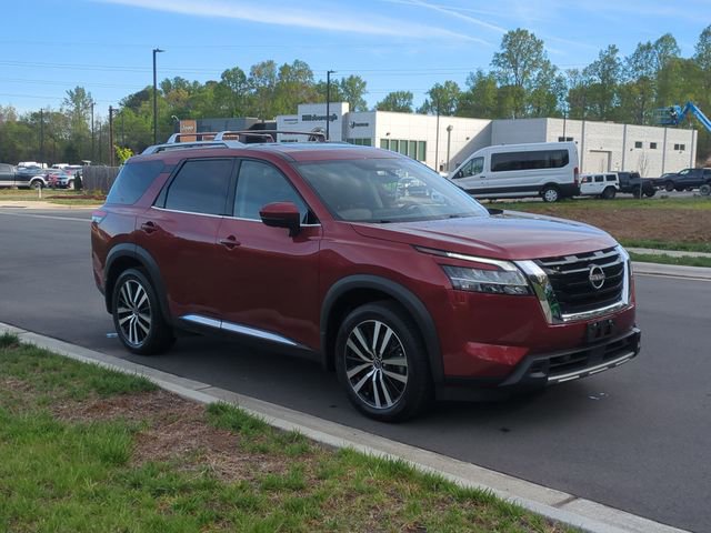 Used 2023 Nissan Pathfinder Platinum AWD/4WD image 15