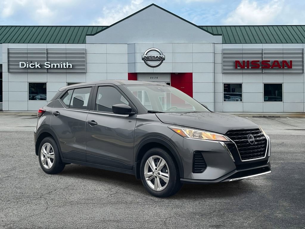 Used 2025 Nissan Kicks Play S image 1