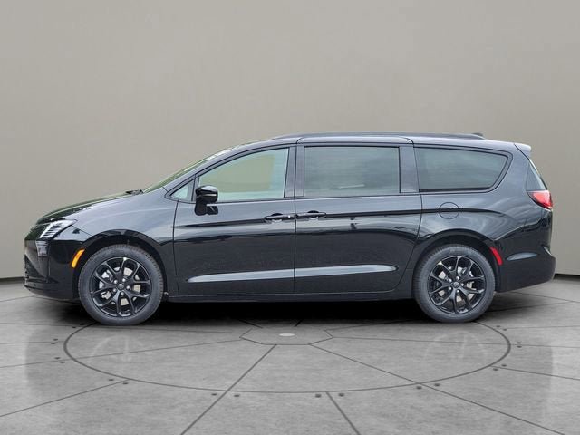 New 2027 Chrysler Pacifica Limited AWD/4WD image 9