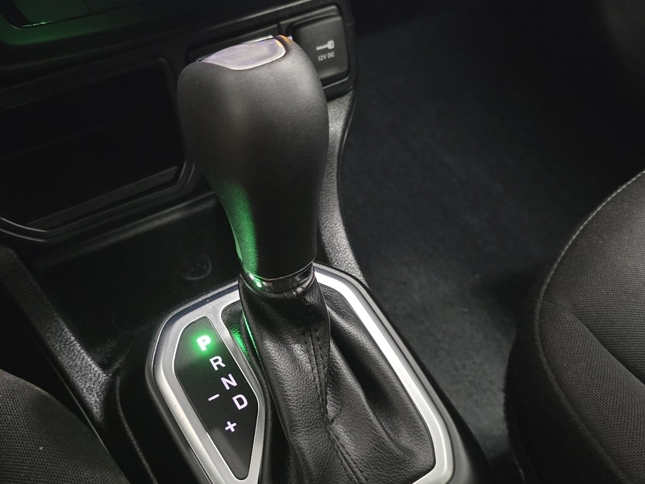 Used 2018 Jeep Renegade Latitude w/ Cold Weather Group image 27