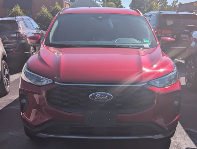 Used 2025 Ford Escape ST-Line Select AWD/4WD image 2