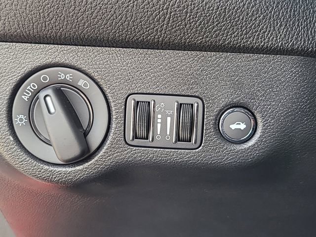 Used 2023 Dodge Challenger R/T w/ Blacktop Package image 16