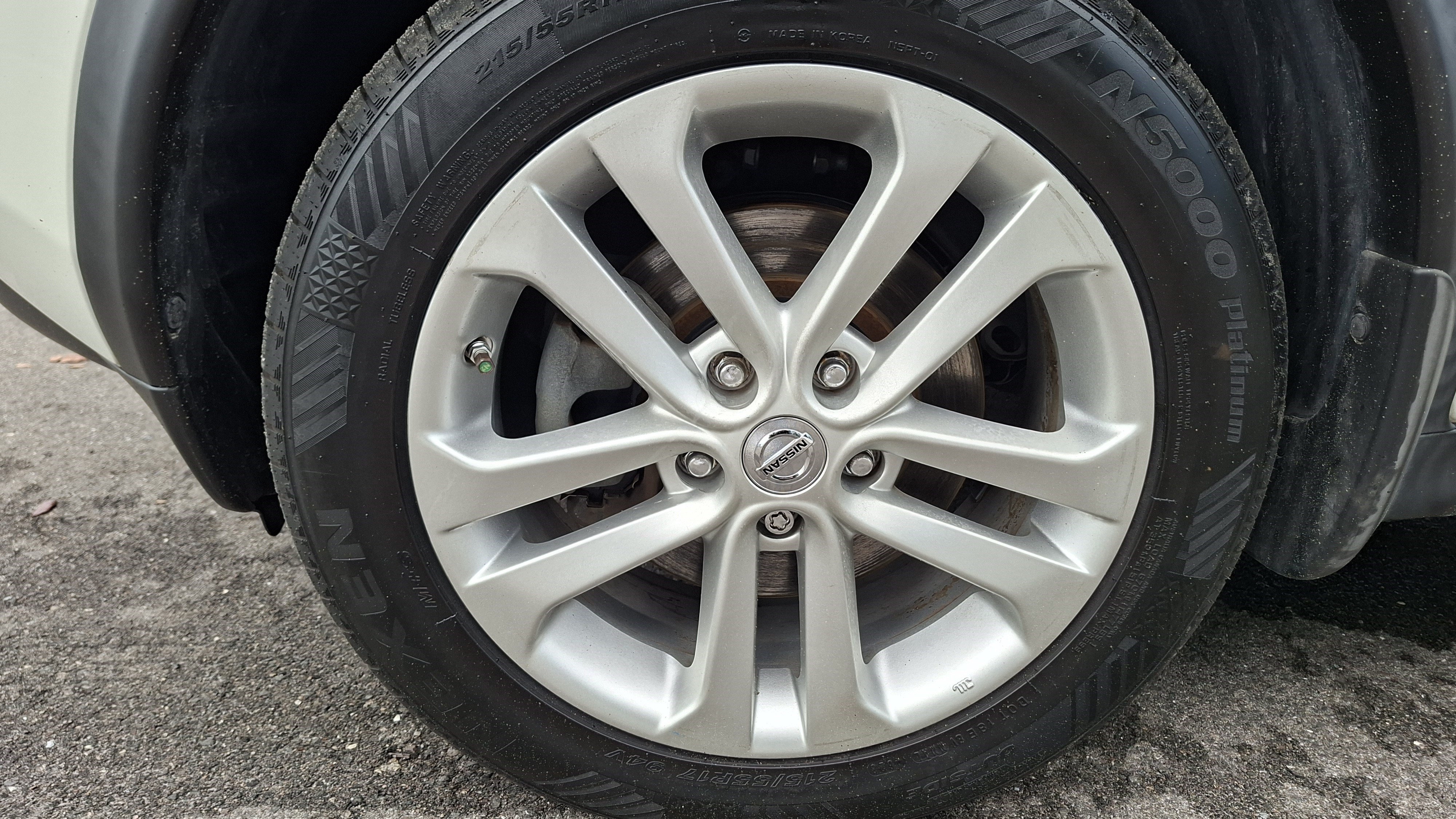 Used 2013 Nissan Juke S FWD image 24