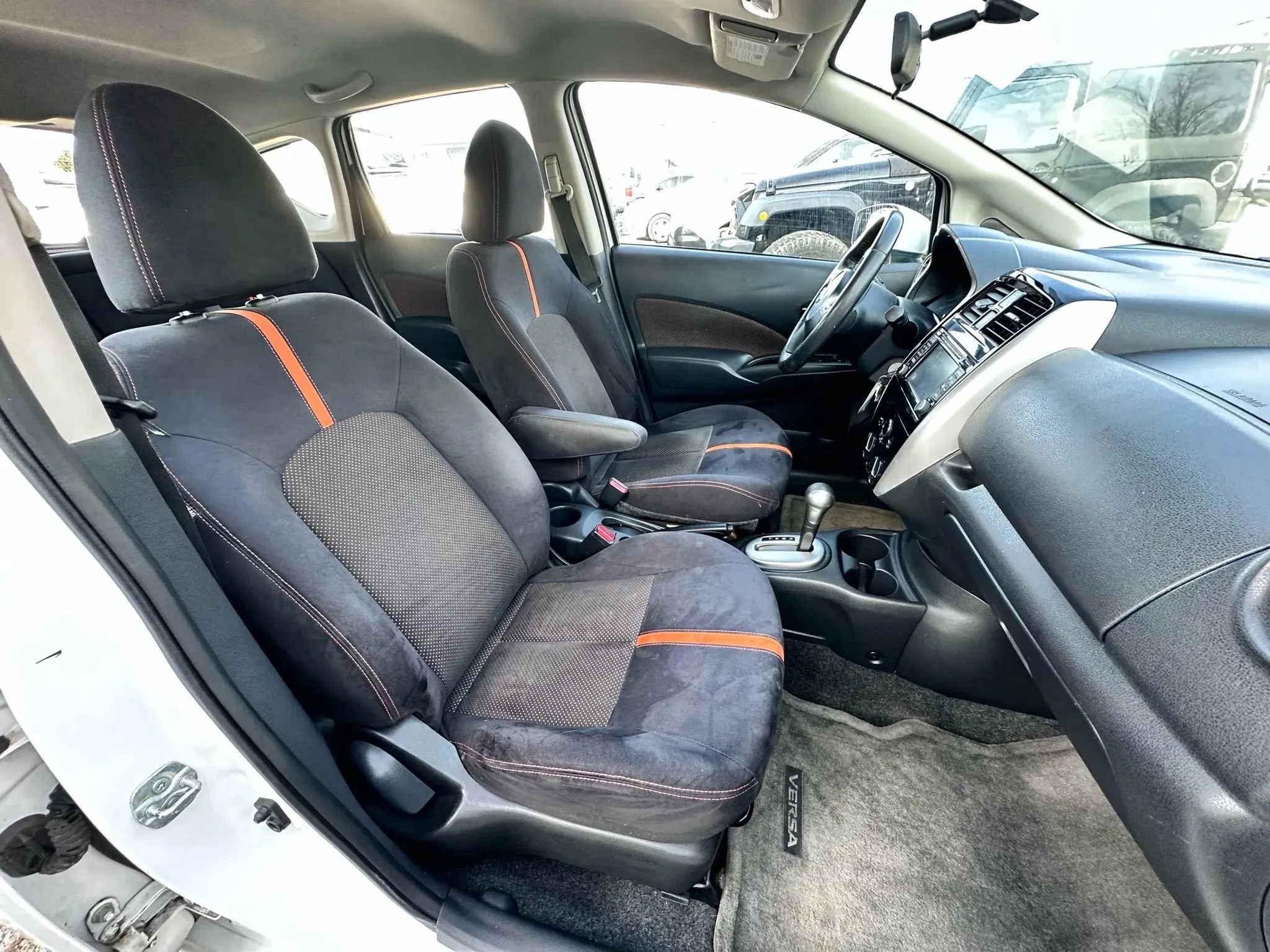 Used 2015 Nissan Versa Note SR w/ SR Tech Package image 10