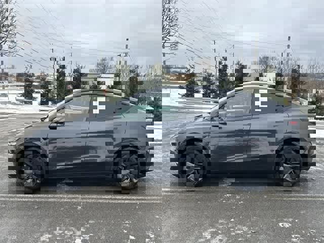 Used 2026 Tesla Model Y Long Range image 2