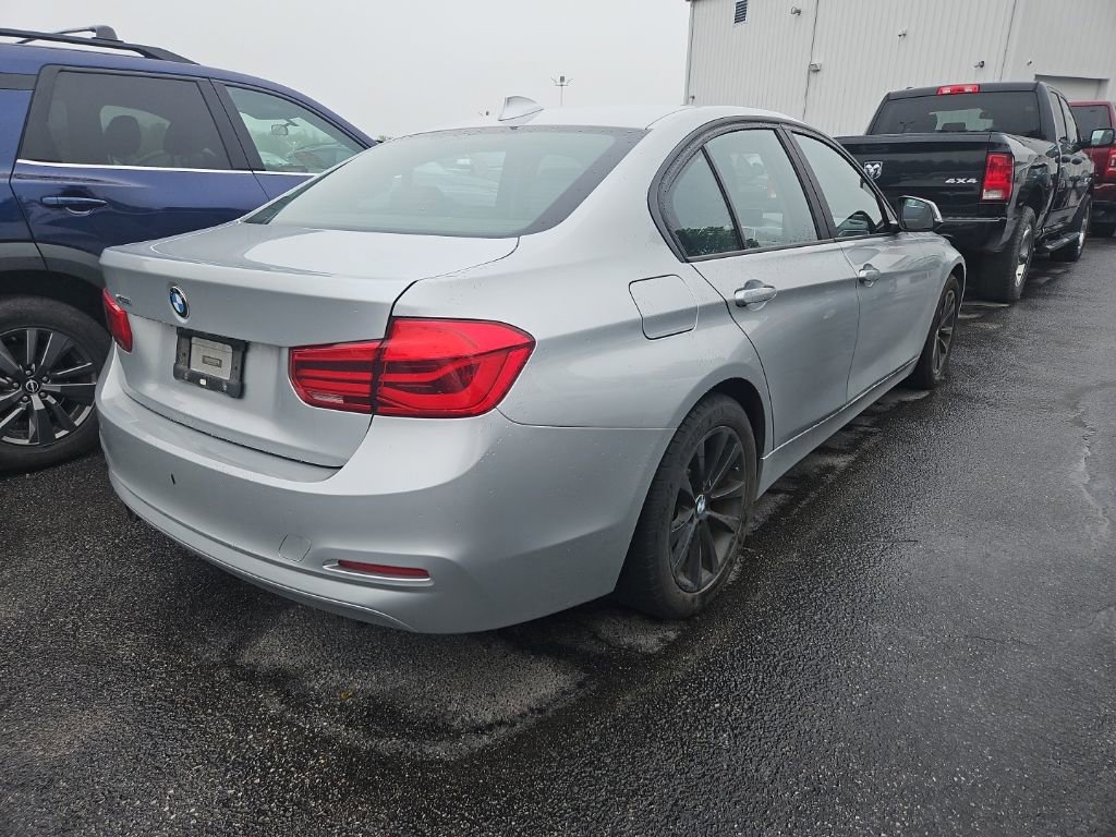 Used 2018 BMW 320i xDrive Sedan w/ Premium Package AWD/4WD image 2