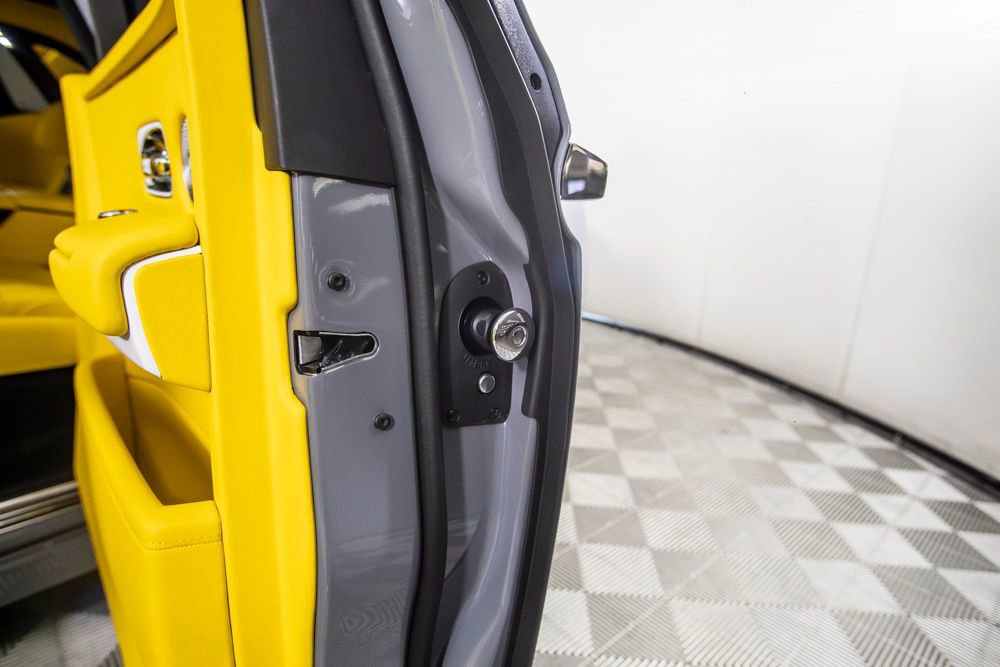 Used 2018 Rolls-Royce Phantom Sedan image 41