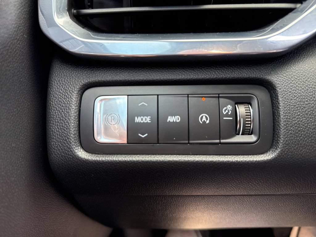 Used 2025 GMC Acadia Denali w/ LPO, Floor Liner Package AWD/4WD image 19