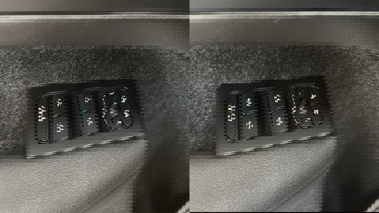 Used 2026 Volvo XC40 B5 Ultra w/ Protection Package Premier image 22