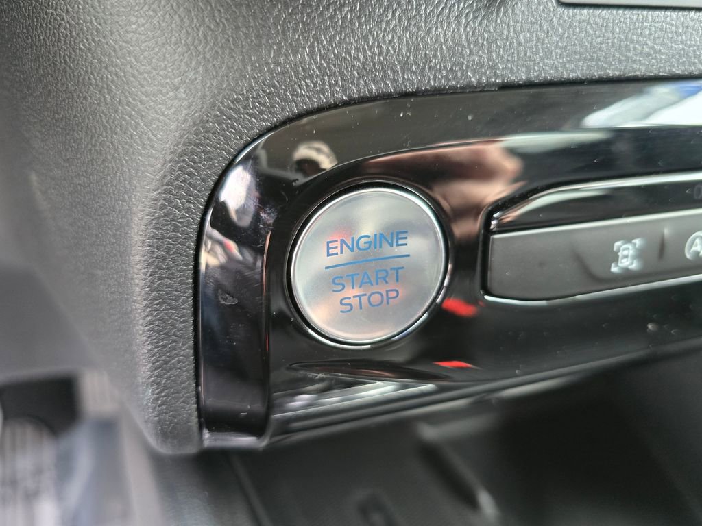 Used 2025 Ford Escape Active w/ Active Premium Tech Pack image 21