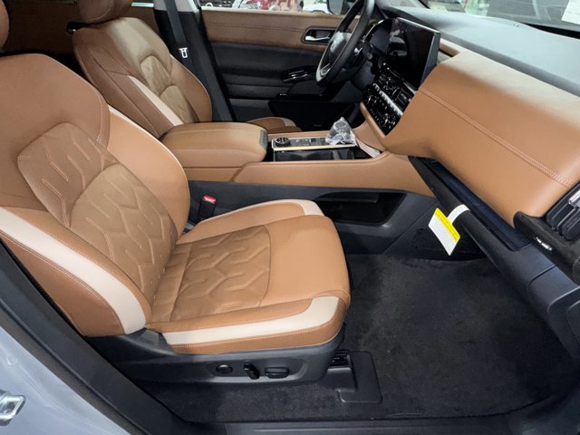 New 2026 Nissan Pathfinder Platinum image 10