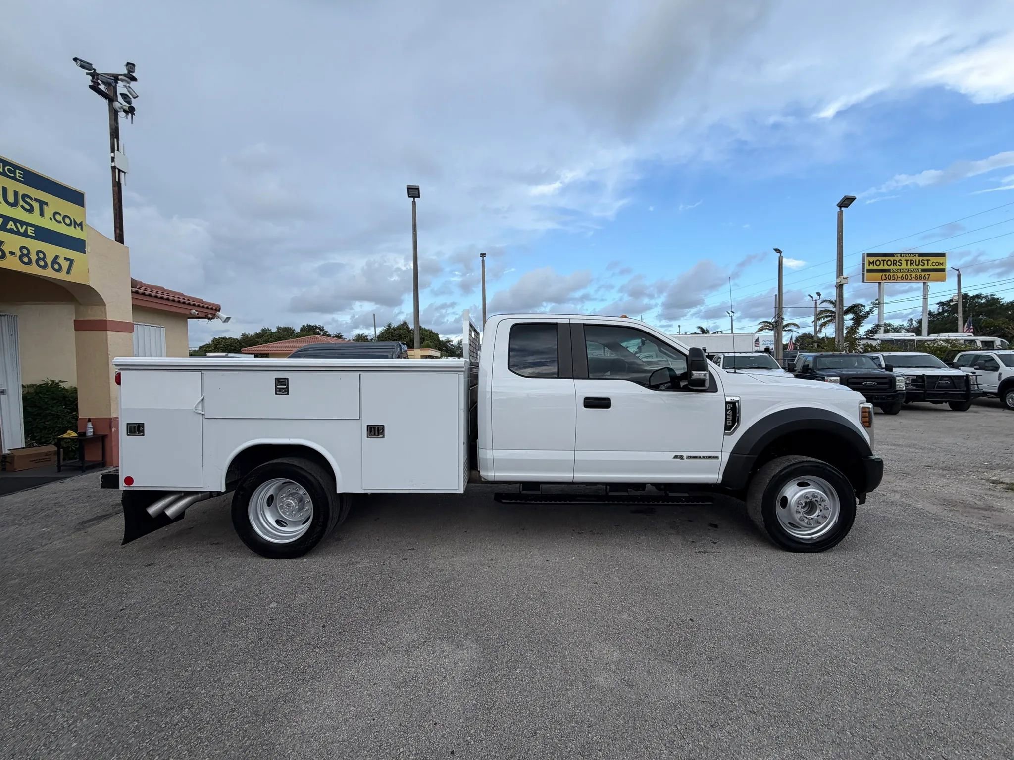 Used 2019 Ford F450 XLT DRW w/ Power Equipment Group RWD image 8