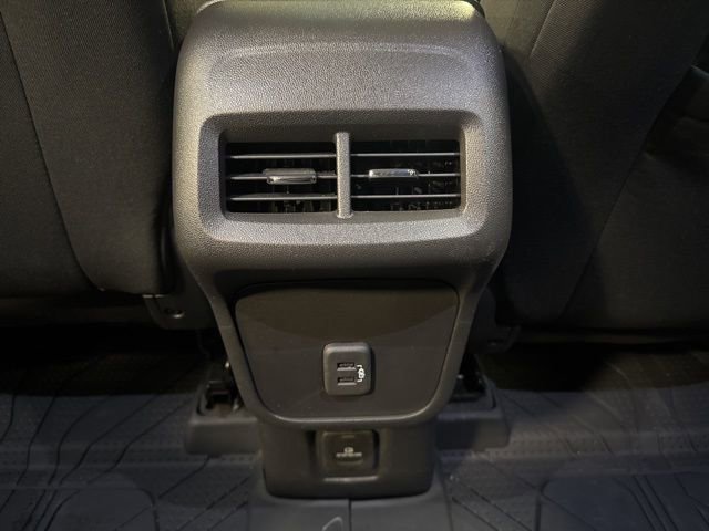 Used 2024 Chevrolet Equinox LT image 32