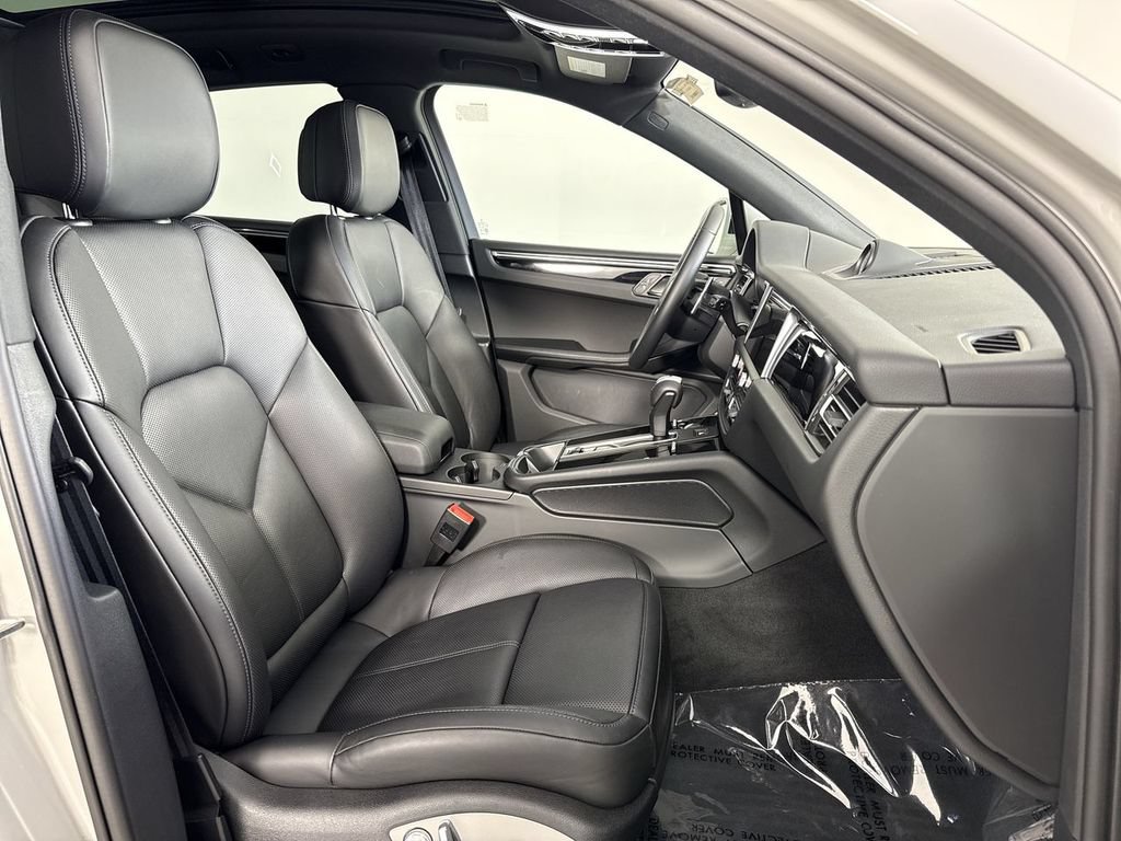 Certified 2025 Porsche Macan S AWD/4WD image 23