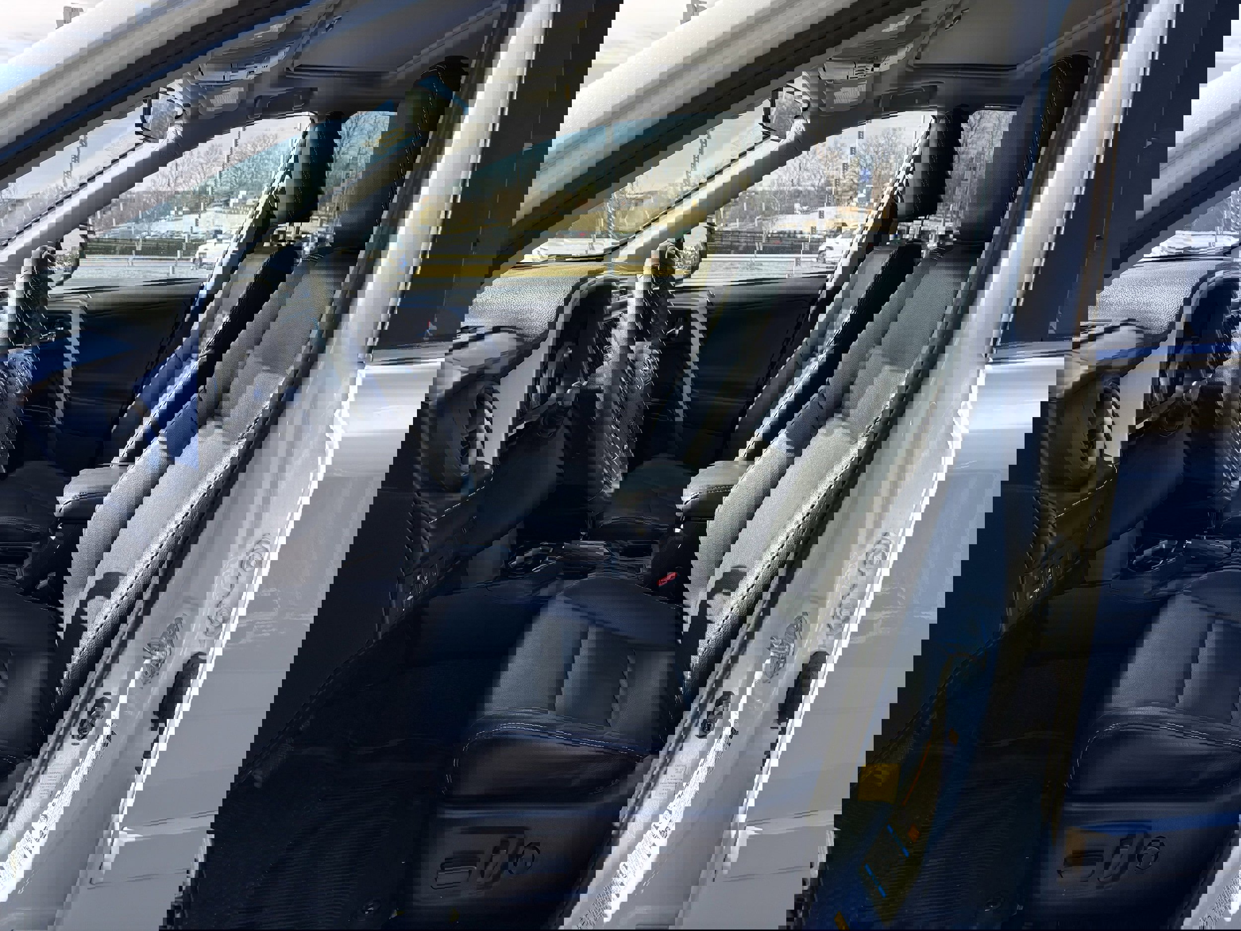 Used 2018 Toyota RAV4 Limited w/ Advanced Technology Package image 27