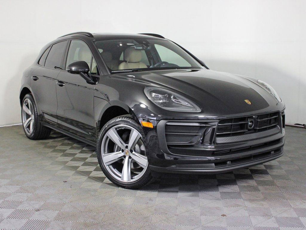Certified 2025 Porsche Macan image 9