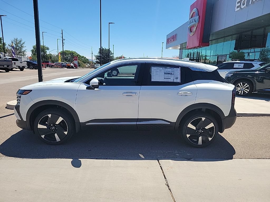 New 2025 Nissan Kicks SR FWD image 4