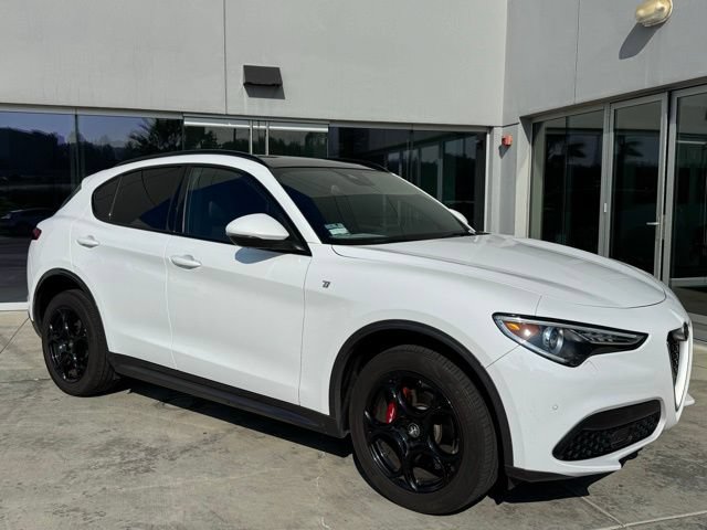 Used 2023 Alfa Romeo Stelvio Ti AWD/4WD image 1