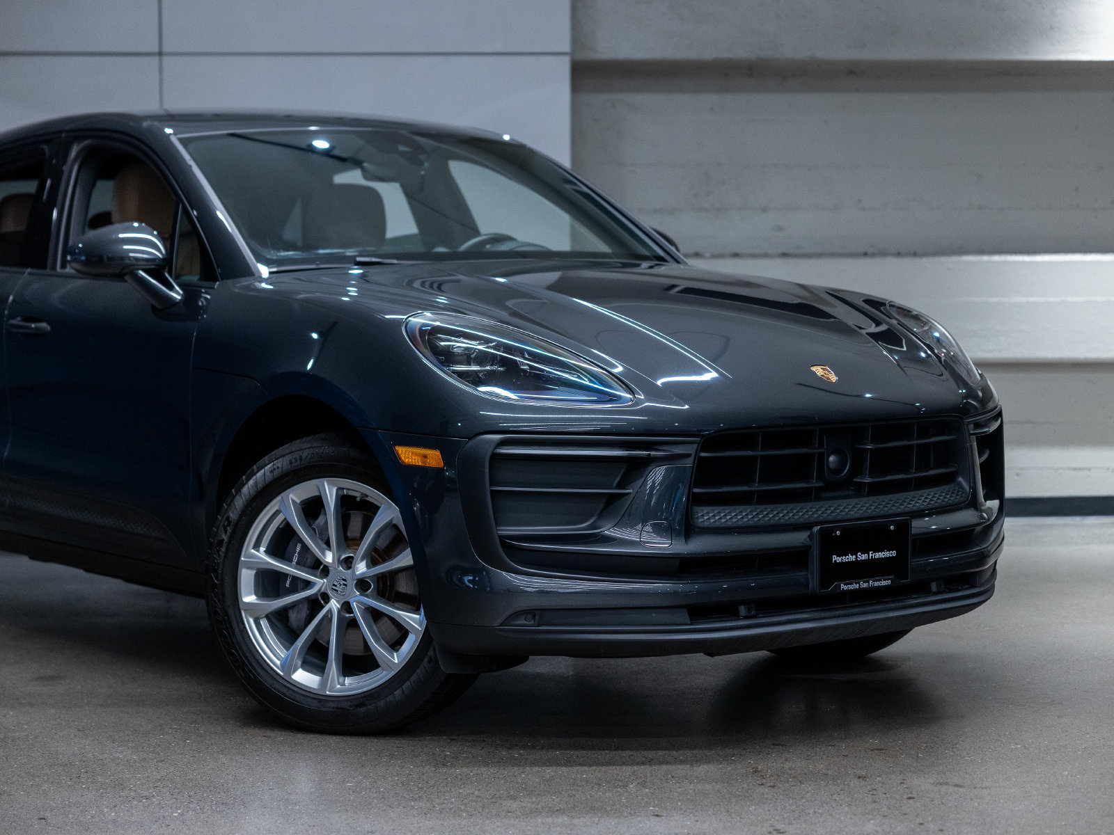 Certified 2023 Porsche Macan AWD/4WD image 16