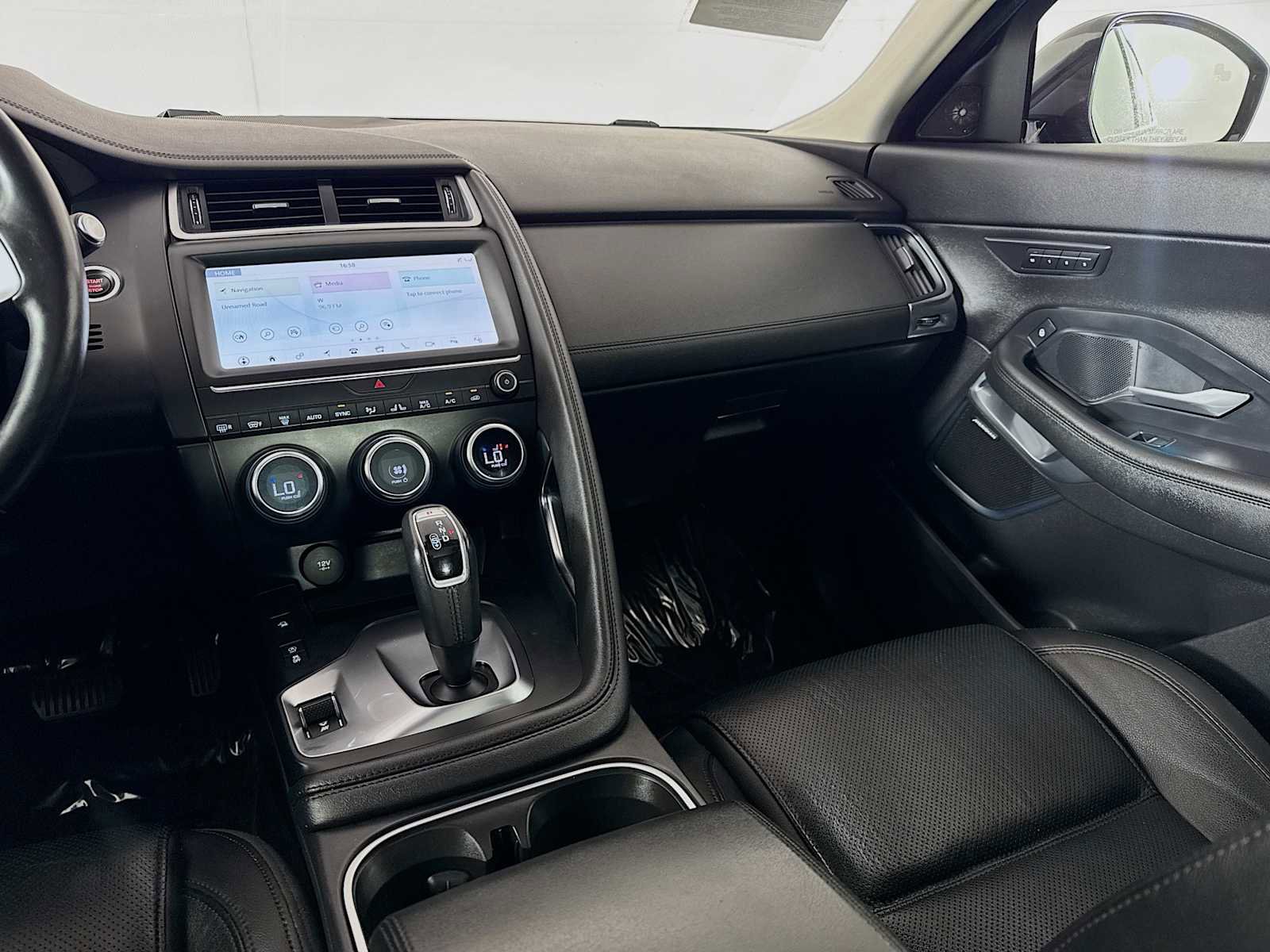Used 2020 Jaguar E-PACE SE image 24