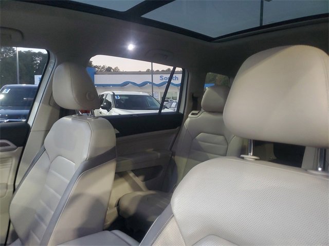 Used 2021 Volkswagen Atlas SEL Premium image 16