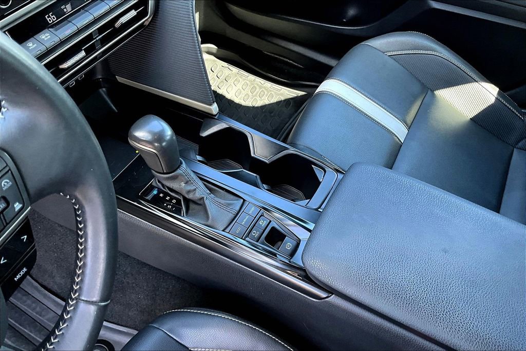 Used 2025 Toyota Camry SE image 15