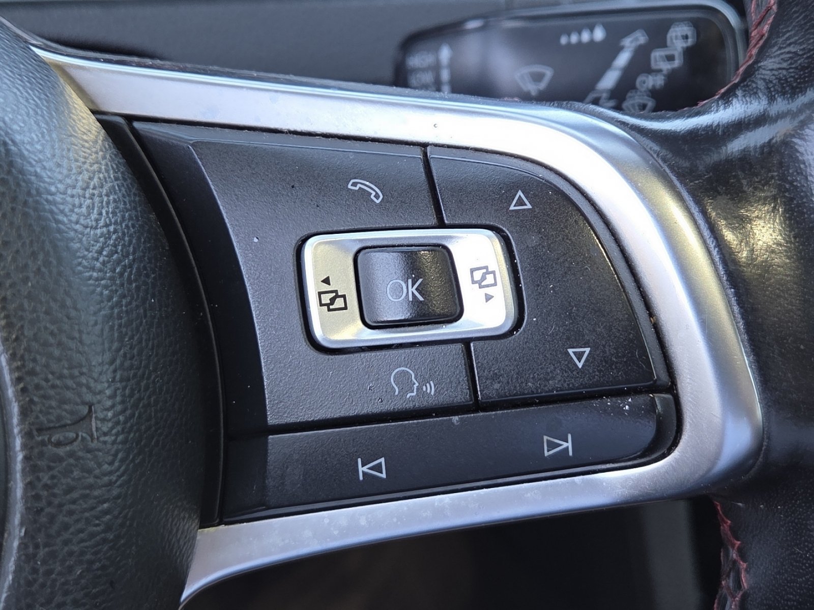 Used 2018 Volkswagen GTI Autobahn FWD image 32