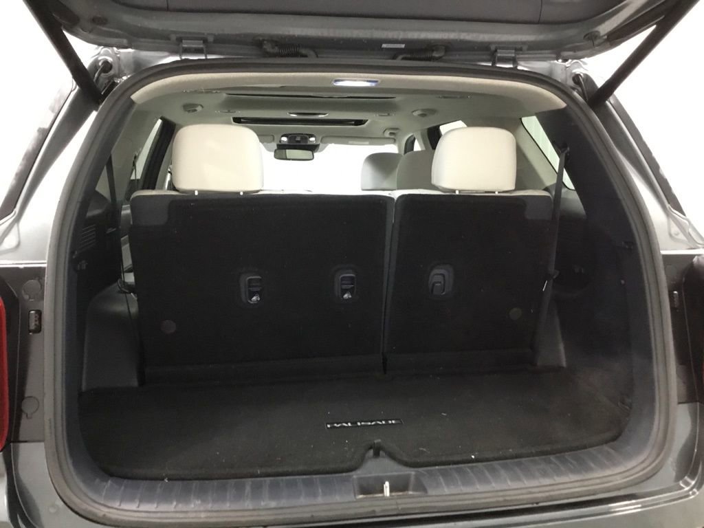 Used 2022 Hyundai Palisade Limited w/ Cargo Package image 16