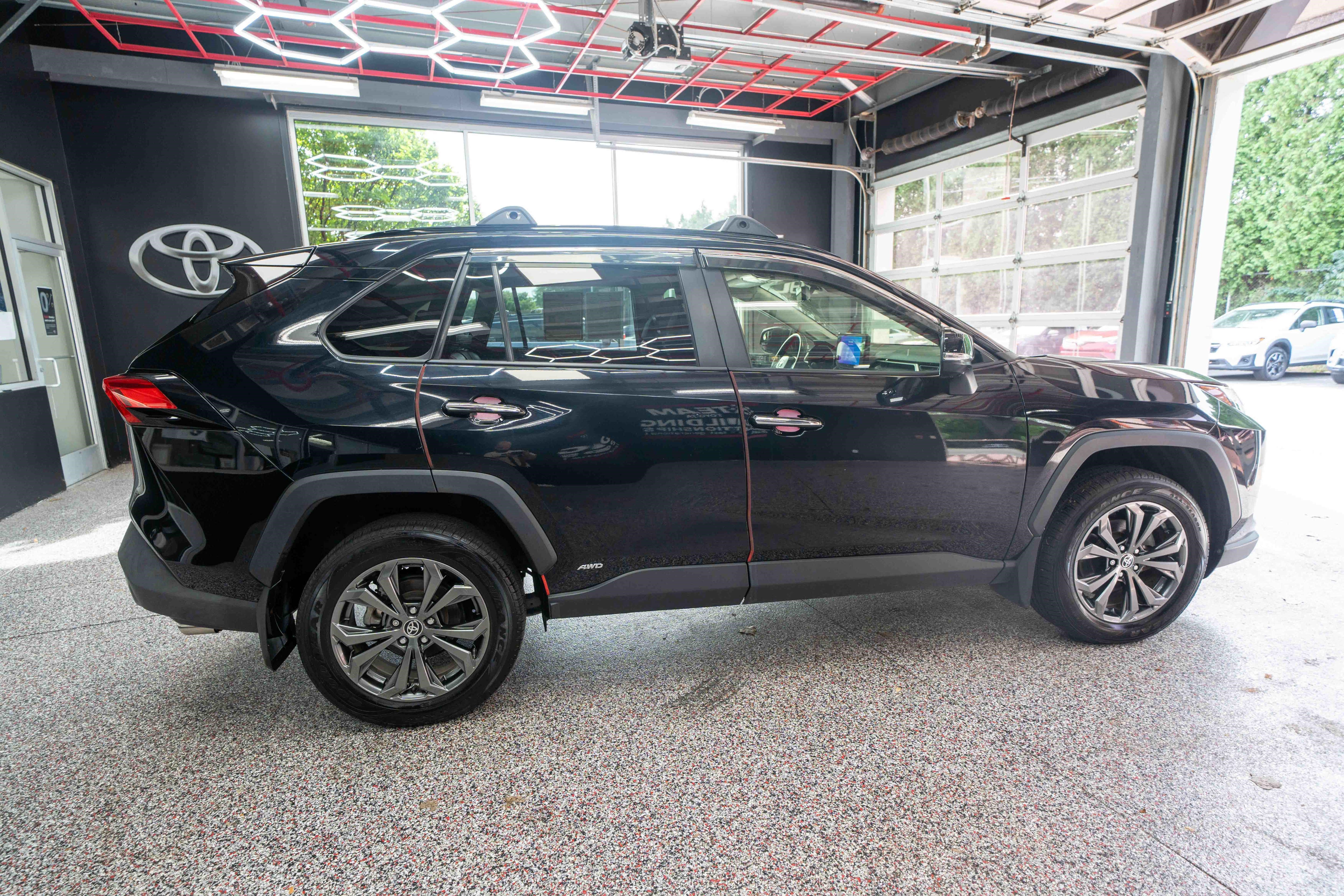 Used 2024 Toyota RAV4 Limited w/ Advanced Technology Package AWD/4WD image 4