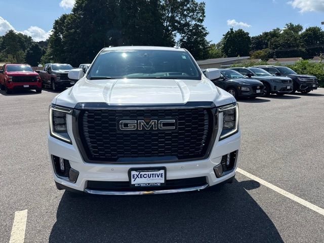 Used 2023 GMC Yukon Denali Ultimate AWD/4WD image 3