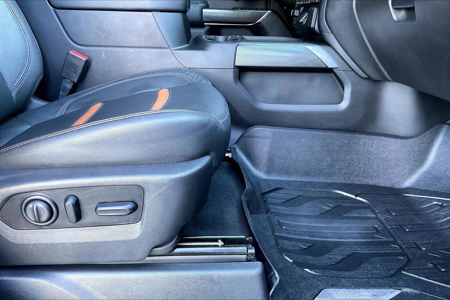 Used 2021 GMC Sierra 1500 AT4 w/ AT4 Value Package image 22