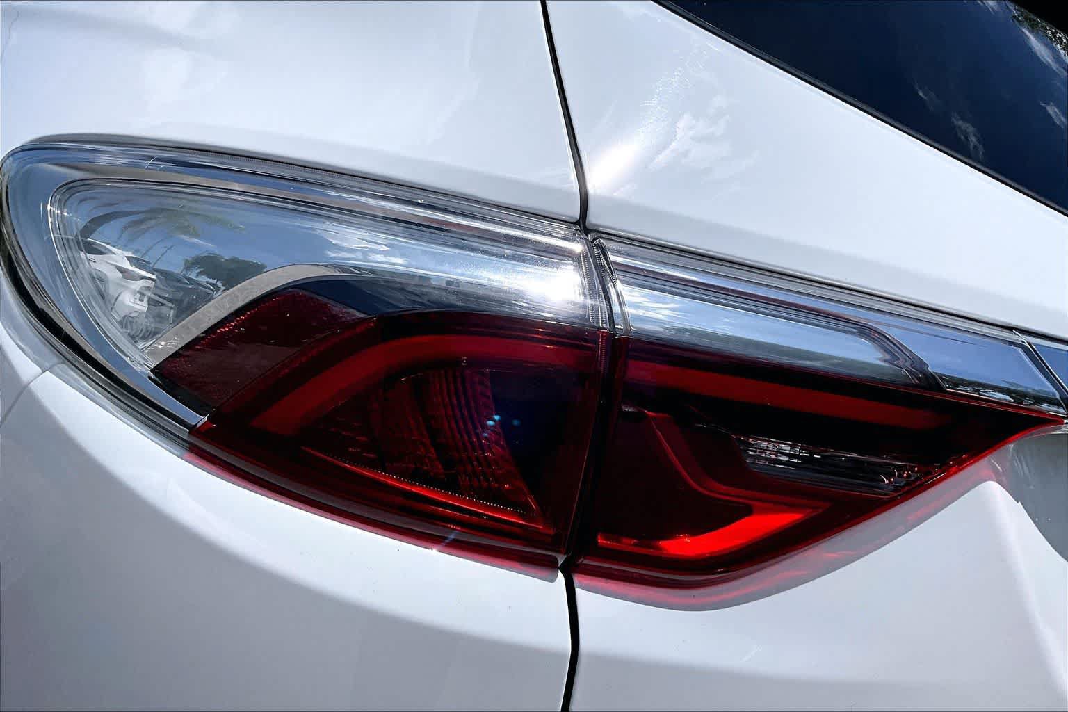 Used 2023 Buick Enclave Essence FWD image 29