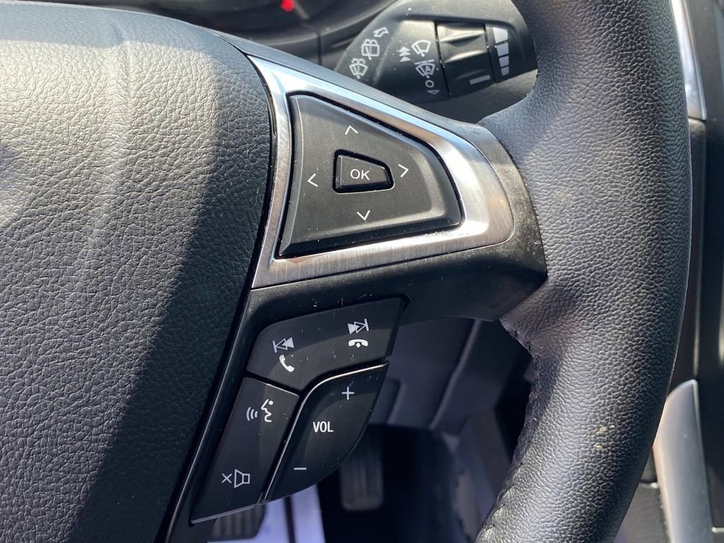 Used 2024 Ford Edge Titanium image 24