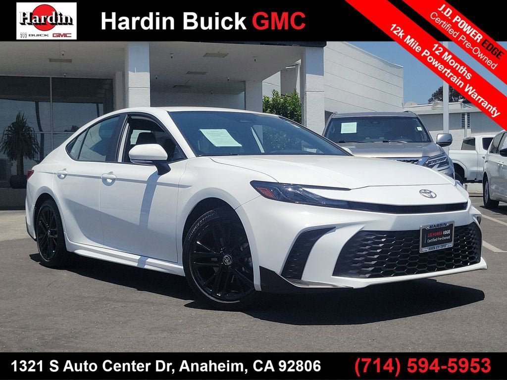 Used 2025 Toyota Camry SE FWD image 1