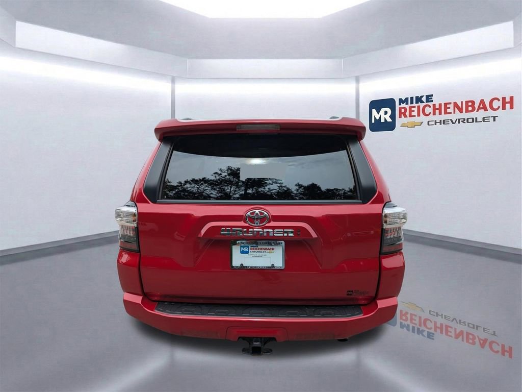 Used 2024 Toyota 4Runner SR5 AWD/4WD image 5