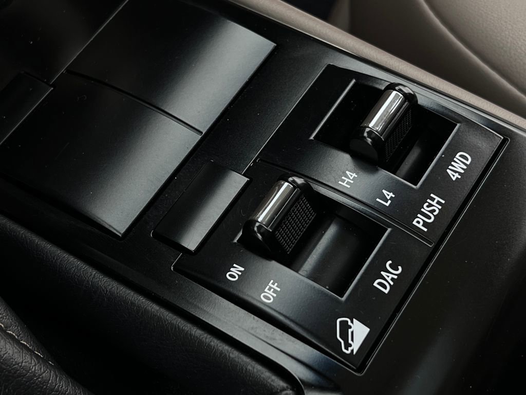 Used 2020 Lexus GX 460 Premium w/ Premium Package image 22