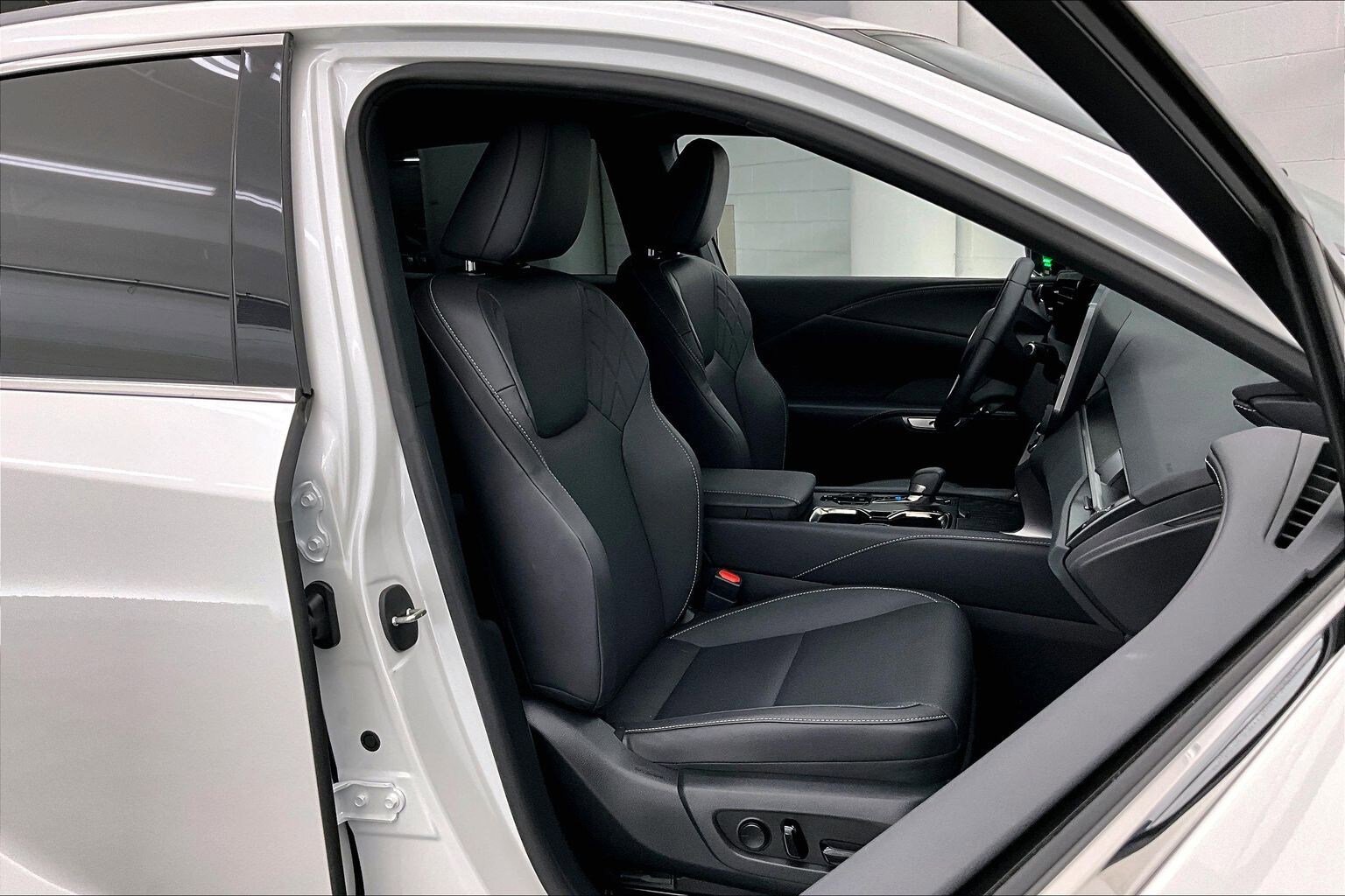 Used 2025 Lexus RX 350 Premium FWD image 6