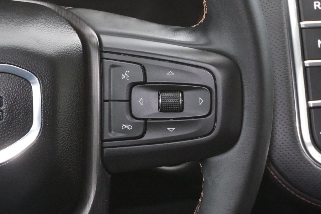 Used 2024 GMC Yukon AT4 w/ Technology Package AWD/4WD image 20
