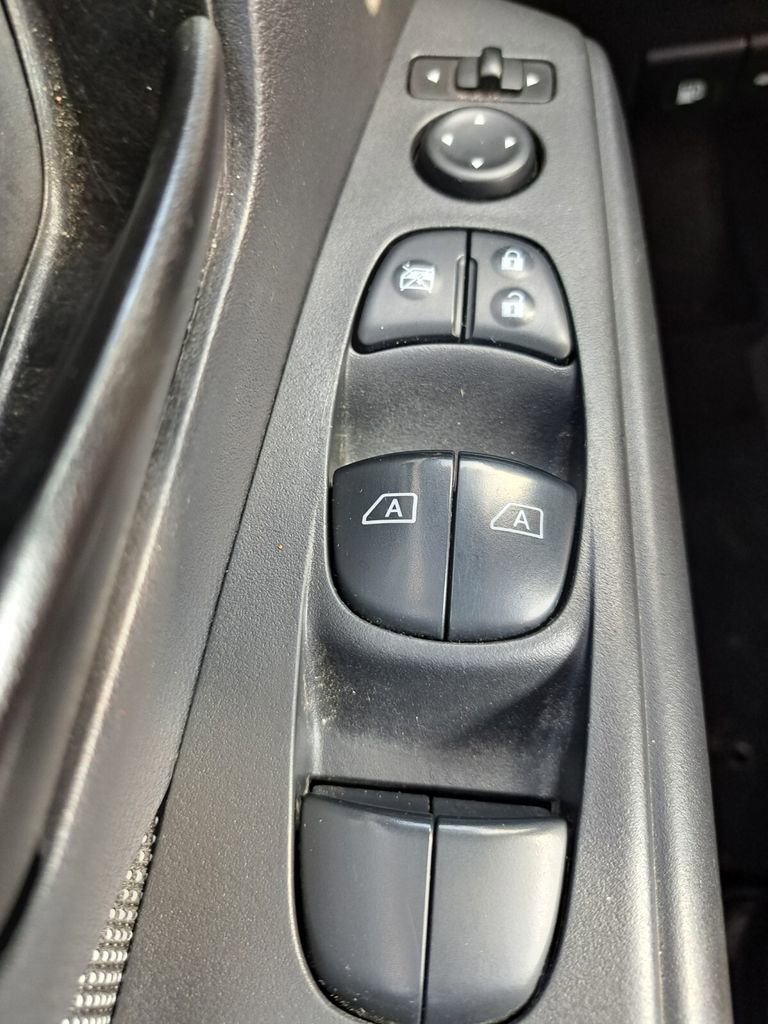 Used 2019 Nissan Kicks S image 15